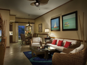 Stay In CR Los Sueños Condos