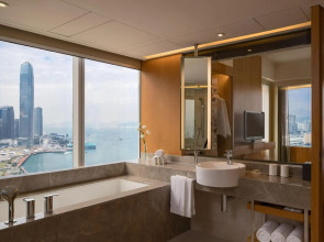 Renaissance Hong Kong Harbour View Hotel