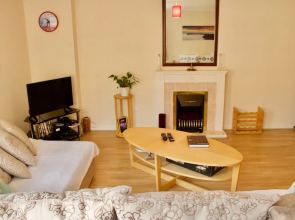 3 Bedroom Flat In Edinburgh