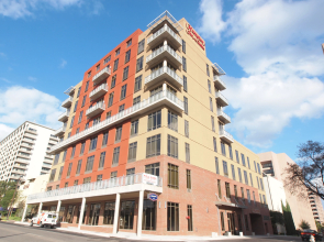 Hampton Inn & Suites Austin @ The University / Capitol