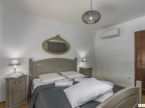 Rustica in Visnjan with 5 bedrooms and 1 bathrooms