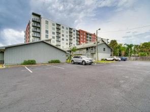 Melbourne Condo w/ Balcony - 3 Mi to Beach!