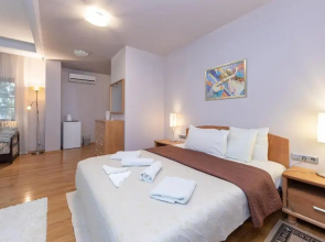 Room in Guest Room - Valensija - Large Suite Apartment