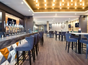 Sandman Signature London Gatwick Hotel