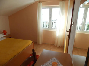 Apartments and Rooms Jasna