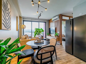 w Regal 1BR w Great Deco in Centriqo