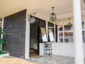 SPOT ON 2053 Granada Syariah Home stay