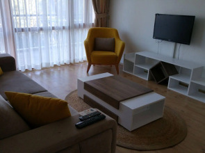 Old Town Deluxe Flats