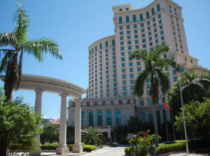 Отель Sanya Baohong