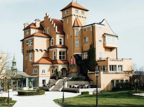 Schloss Mönchstein Hotel