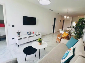 Luxury Apartment With Pool And Golf View