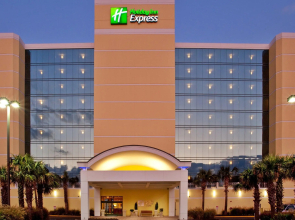 Holiday Inn Express Hotel & Suites VA Beach Oceanfront by IHG