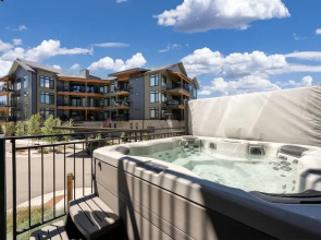 Timber Fox 1208 3 Bedroom Apts by RedAwning