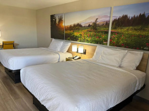 Отель Days Inn by Wyndham Reno 