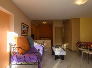 Kyparissia Garden Retreat - Cosy Master Suite