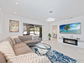 Close to Vanderbilt Beach home!