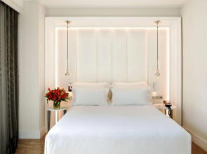 Отель NH Collection Barcelona Gran Calderón