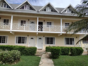 Club Caribbean Apartments