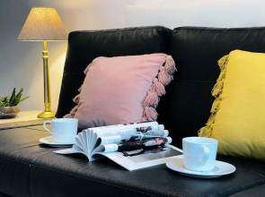 Melbourne One 2B2B1C Apt by GoodLive