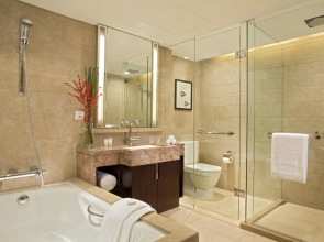 Sheraton Grand Shanghai Pudong Hotel & Residences