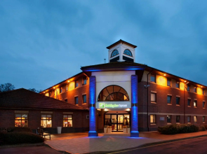 Holiday Inn Express Warwick - Stratford-upon-Avon by IHG