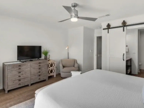 Beachfront Townhome in Seacrest + Free Tickets: Bikes, Dolphin Cruise & More!
