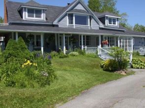 Broadwater Inn & Cottages