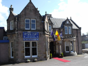 Crown Court Hotel & Bar.