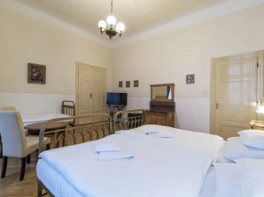 Hotel U Zlateho Jelena