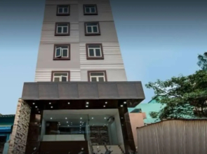 Fabhotel Grand Sheela