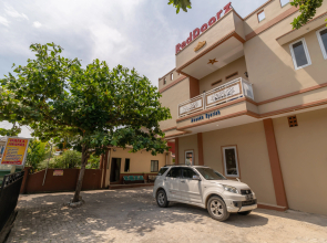 RedDoorz Syariah @ Jalan Pangeran Antasari 4