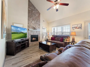 The Nest on Birdie Lane For 8!