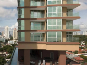 Apartamento Vacacional con Piscina en Panamá