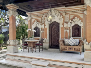 Teja Guest House & Gallery