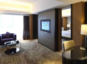 Freeland Jinglun Hotel