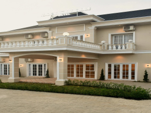 Green Forest Hotel
