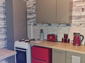 2 Bed Flat - Sleeps 3 - Parking - Wifi