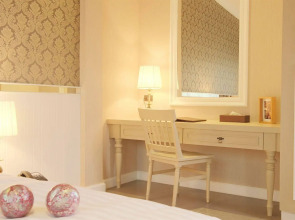 The Raya Surawong Bangkok