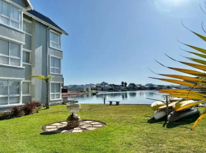 Water Views Apartment