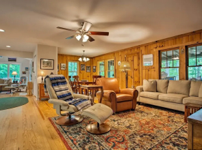 Asheville-area Cabin w/ Fire Pit & Forest Views