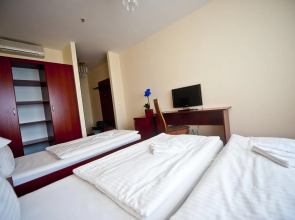 Canada Hotel