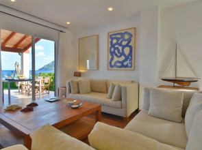 Mallorca Family Sea Front Villa in Betlem