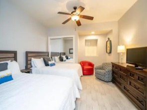 Turquoise Place Unit 404C