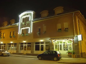 Hotel Vadászkürt Superior