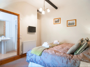 Cadleigh Manor B&B