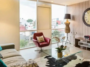 The Plaza - Stylish 1 BDR in Carso