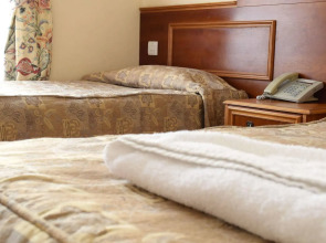 Pembridge Palace Hotel