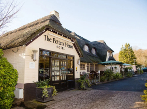 Potters Heron Hotel