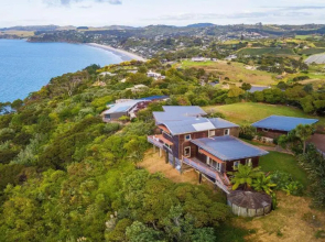 Seaview Sojourn - Waiheke Escapes