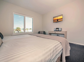 Pacific Blue Apartment 278, 265 Sandy Point Road